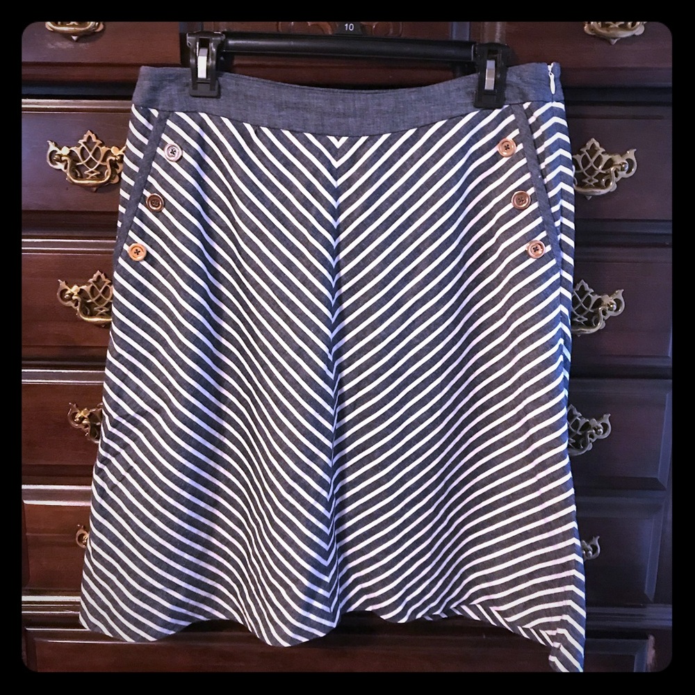Jones New York signature skirt size 6 like new!